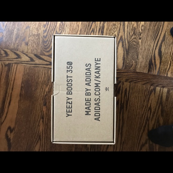 NEW Adidas Yeezy Boost 350 V2 Triple White - Picture 8 of 8